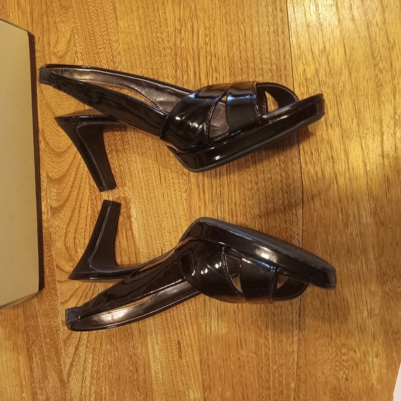 Eitienne Aigner Shiny Black Open-Toe Heeled Sandals Size 7.5 - Picture 7 of 11